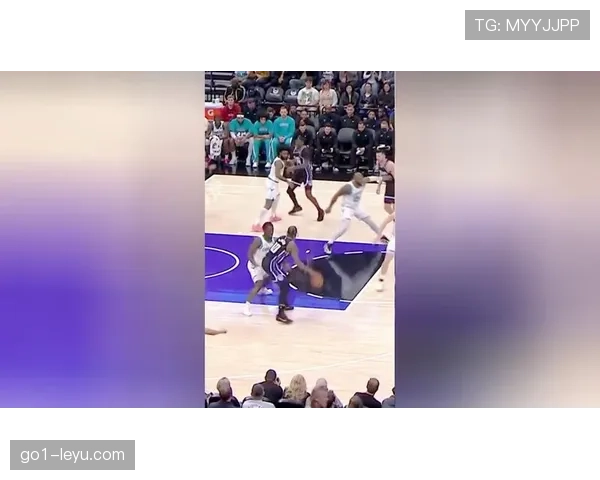 德罗赞利用中距离单打提升关键时刻得分稳定性显著超过格林